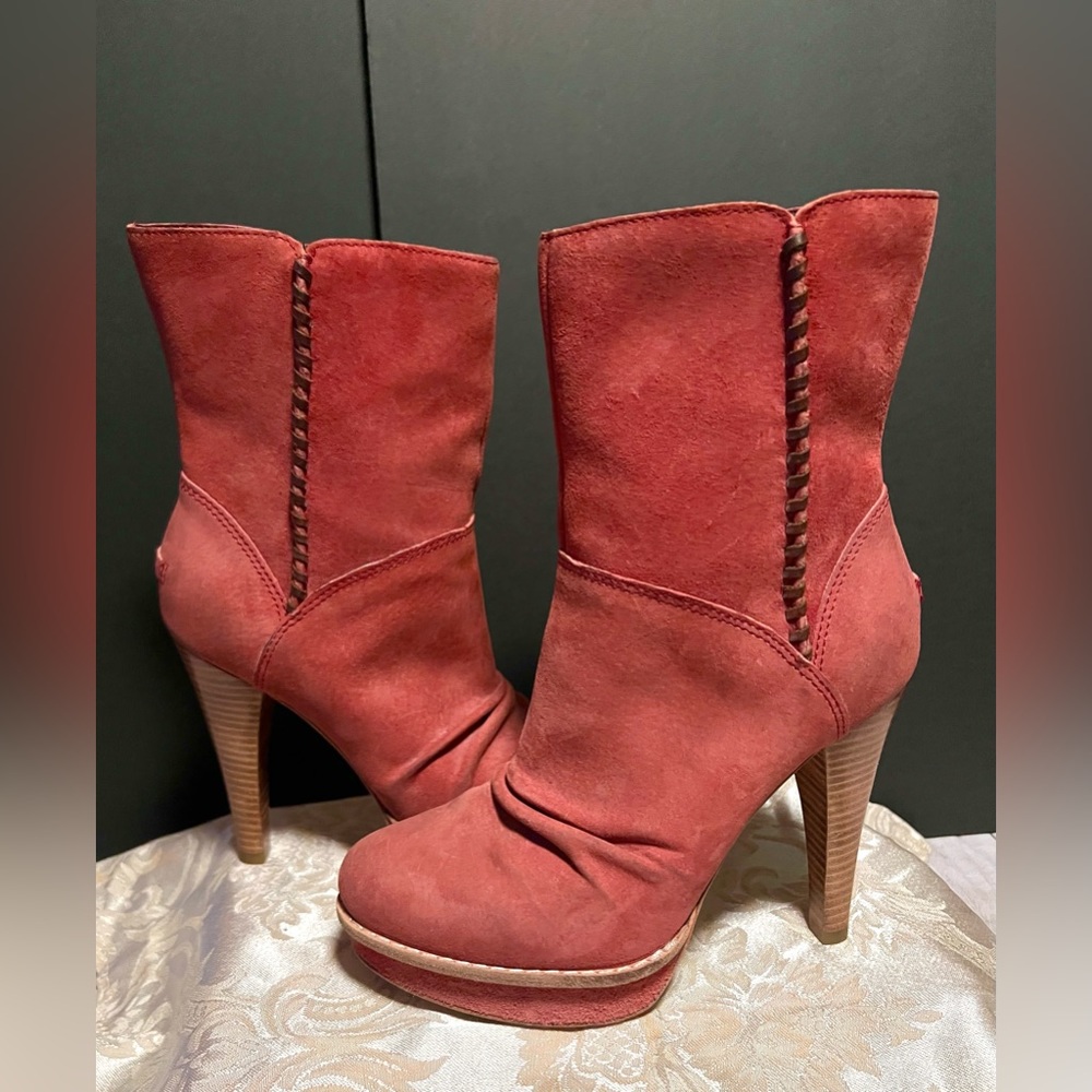UGG Boots‎ Bianka Women Sz 6 Mahogany Red Ankle High Heel